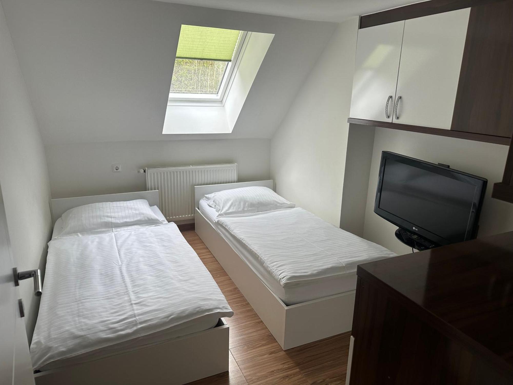 Domacija Vodnik & Apartments Церкле на Горенскем Екстериор снимка