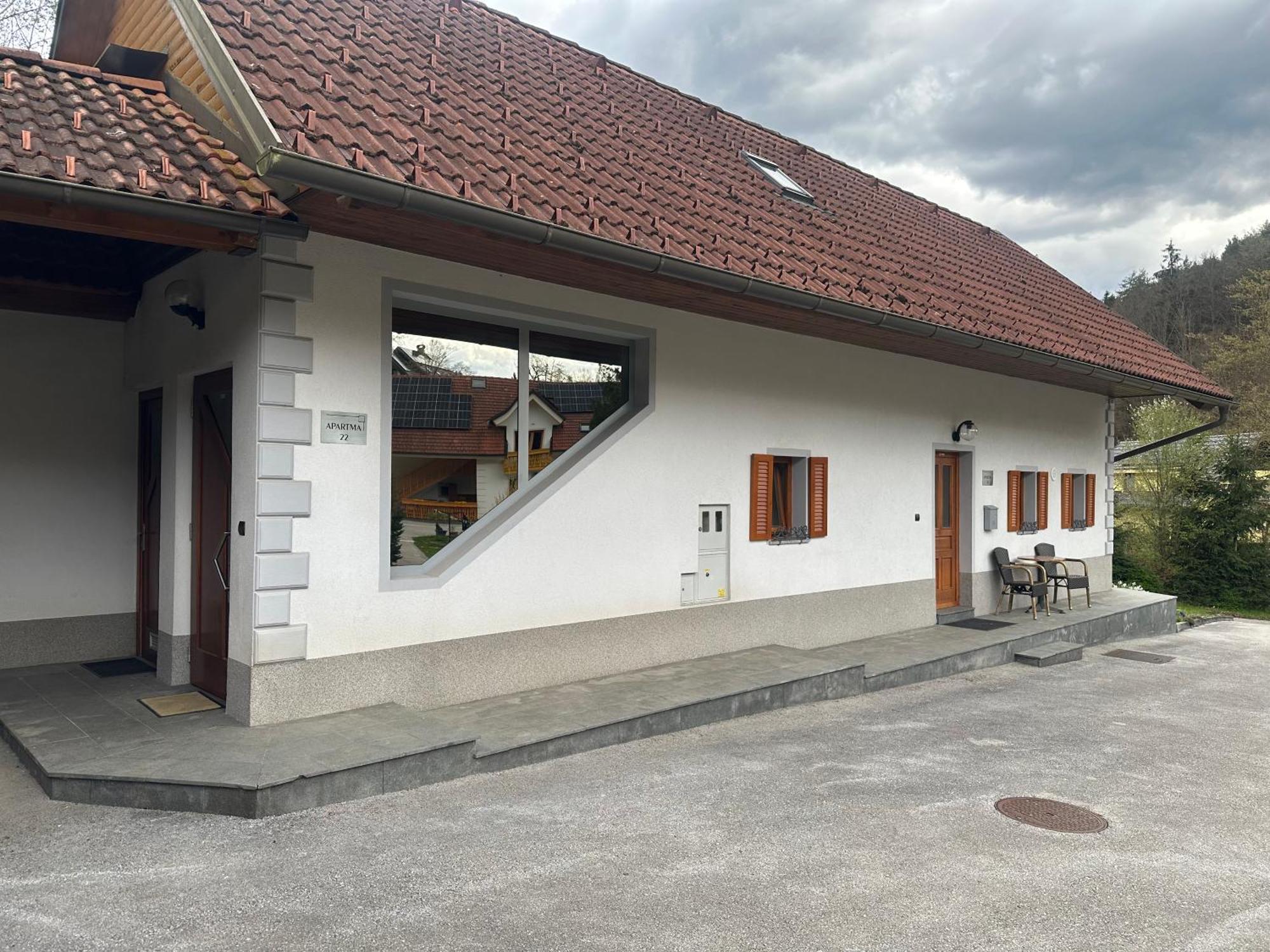 Domacija Vodnik & Apartments Церкле на Горенскем Екстериор снимка