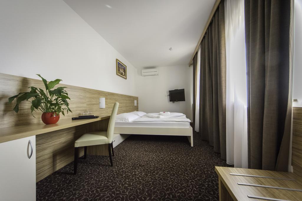 Domacija Vodnik & Apartments Церкле на Горенскем Екстериор снимка